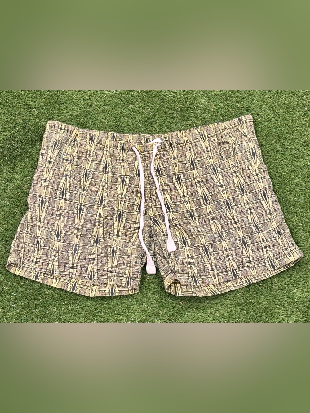 Vintage Seattle Kavu 90’s Yellow Black Shorts Men's Small Above The Knee